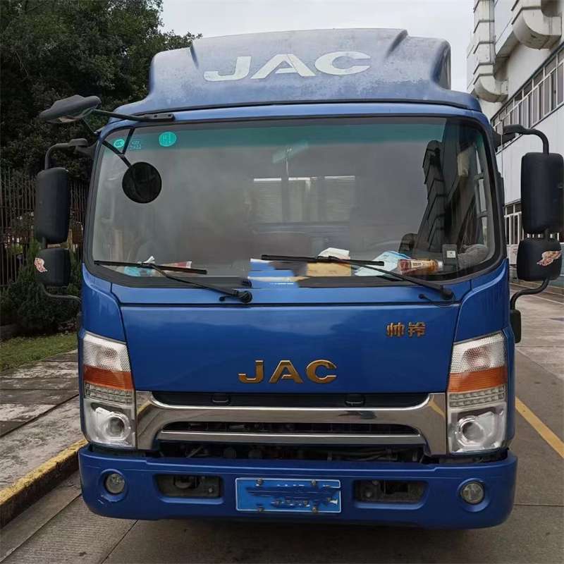 乌鲁木齐到吴忠物流公司一站式服务，为您的货物保驾护航